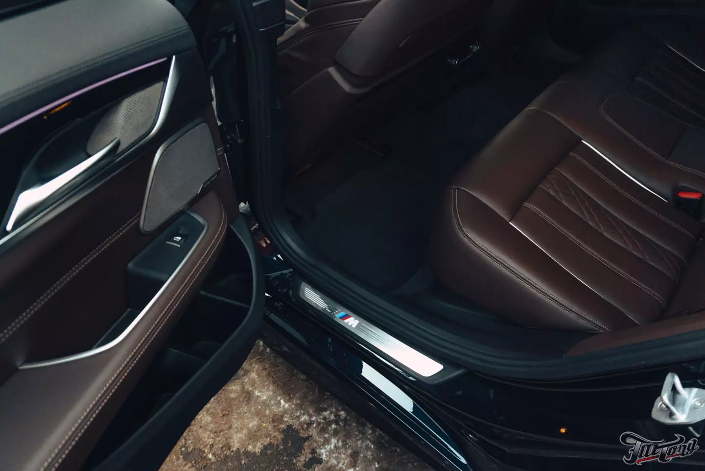 Оклейка полиуретаном BMW 630d GT, чистка и покрытие керамикой кожи